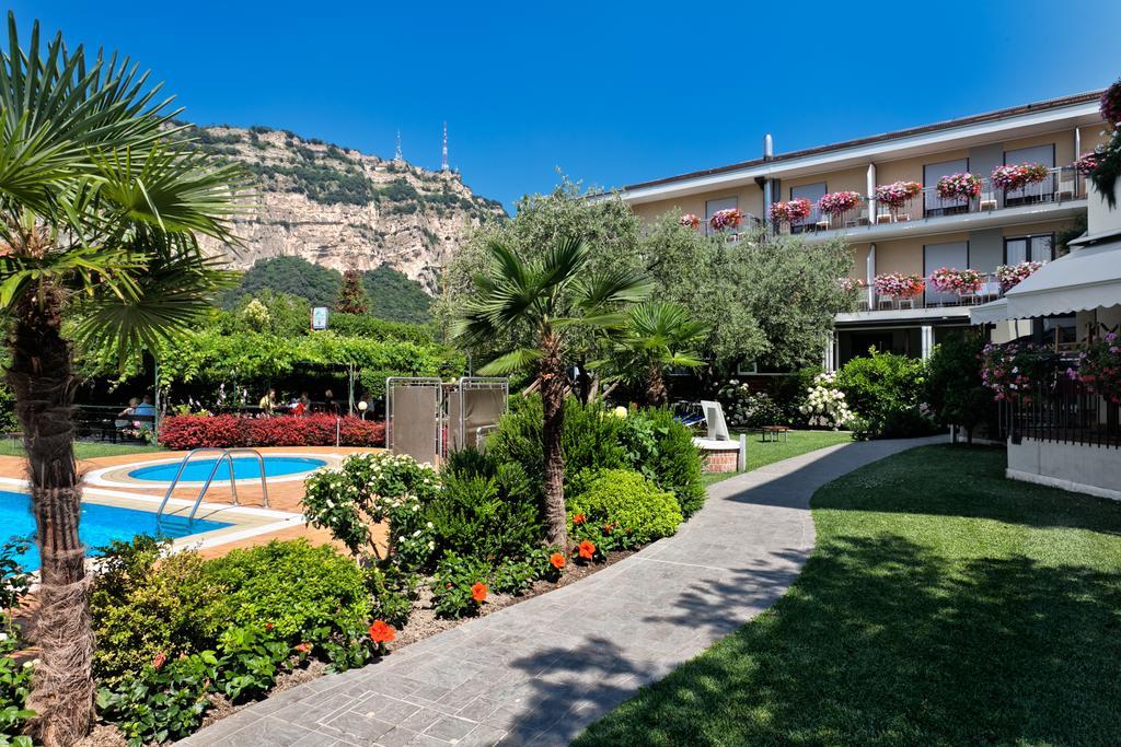 Sporthotel Villa Stella Torbole Sul Garda Dış mekan fotoğraf