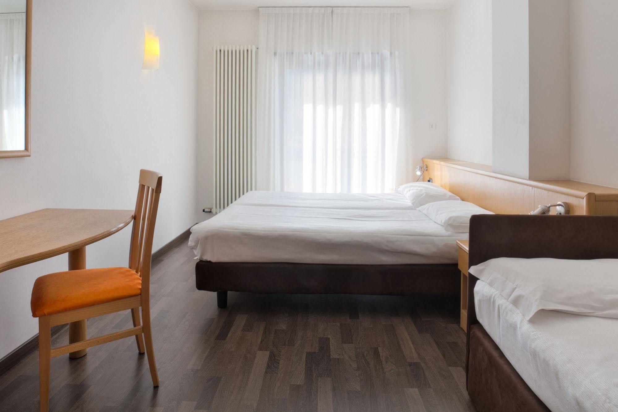 Sporthotel Villa Stella Torbole Sul Garda Dış mekan fotoğraf