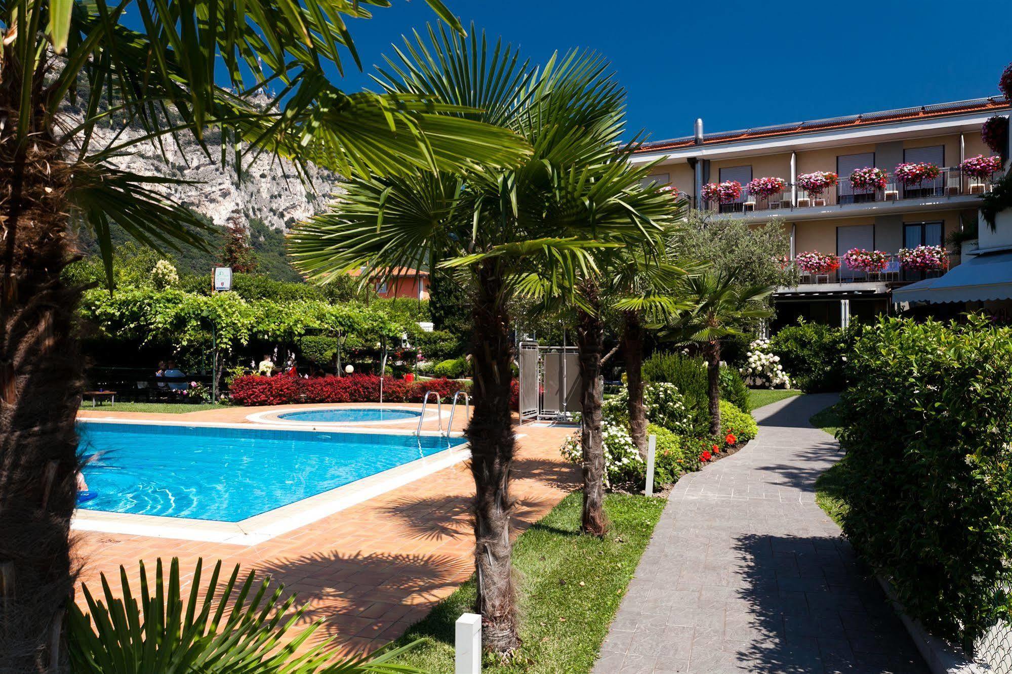 Sporthotel Villa Stella Torbole Sul Garda Dış mekan fotoğraf
