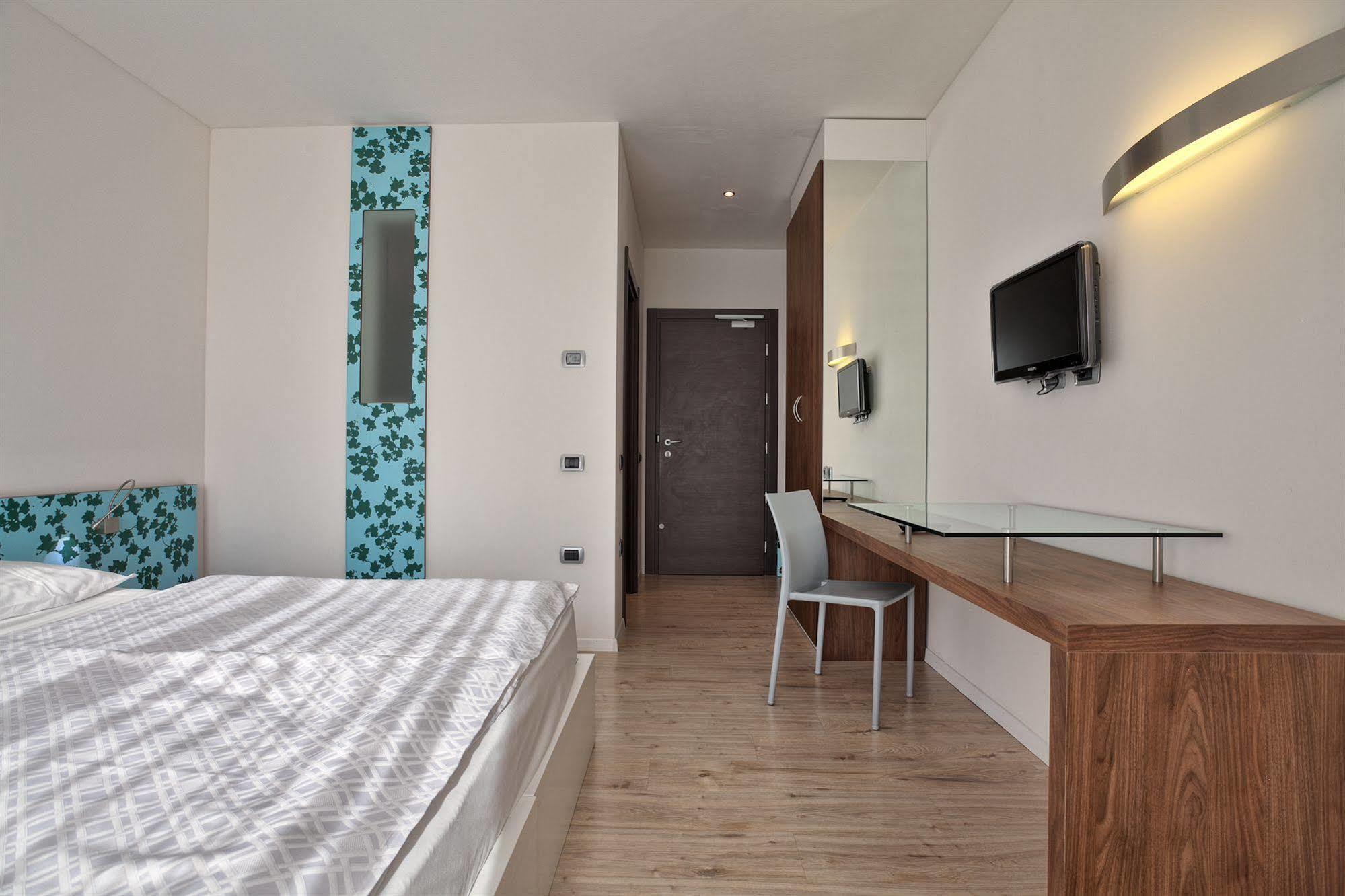 Sporthotel Villa Stella Torbole Sul Garda Dış mekan fotoğraf